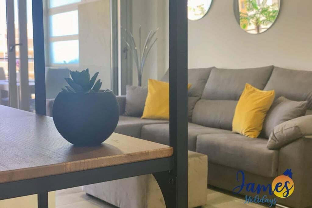 Green Hills Luxury Apartment With Comm Pool アリカンテ エクステリア 写真